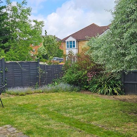 Potter'S Escape-Walking Distance From The Studios! Abbots Langley Exterior photo